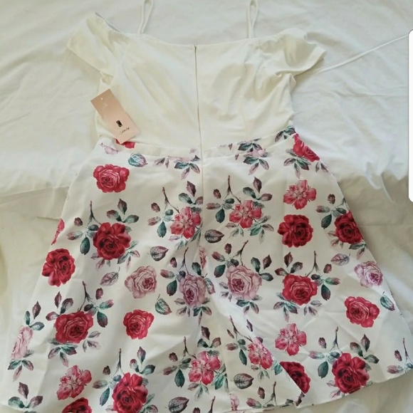 Vintage Off Shoulder Floral Dress - Picture 3 of 3